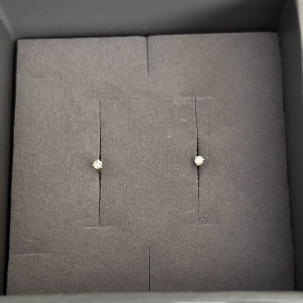 14 k diamond tiny 2 mm stud earrings